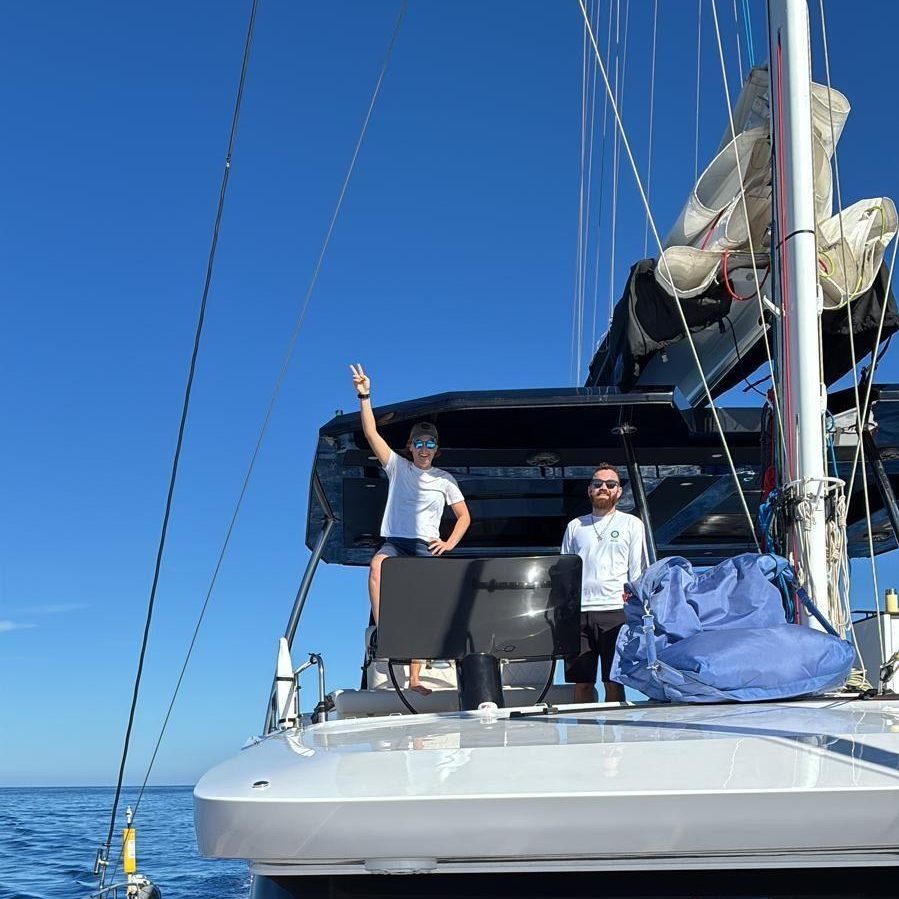 Crossing to Canary waving 2025 11 10 at 13 59 28